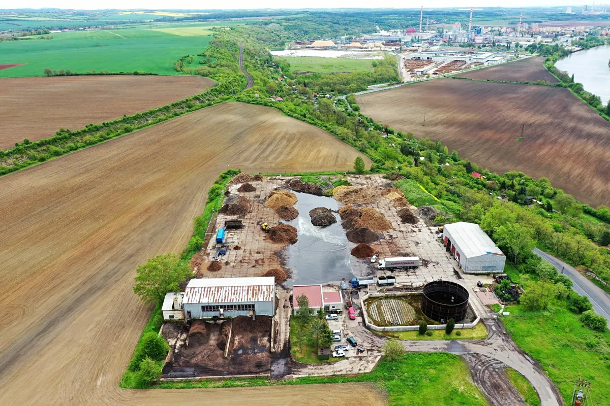 Prodej komerčního pozemku 4246 m²